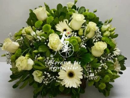 Canasto de Flores de la Temporada Mediano