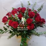 Florero de 6 Rosas Ecuatorianas