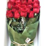 Caja de 12 Rosas Ecuatorianas de Tallo Largo